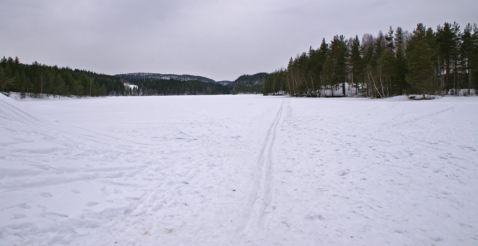Skispor på Mørkvannet