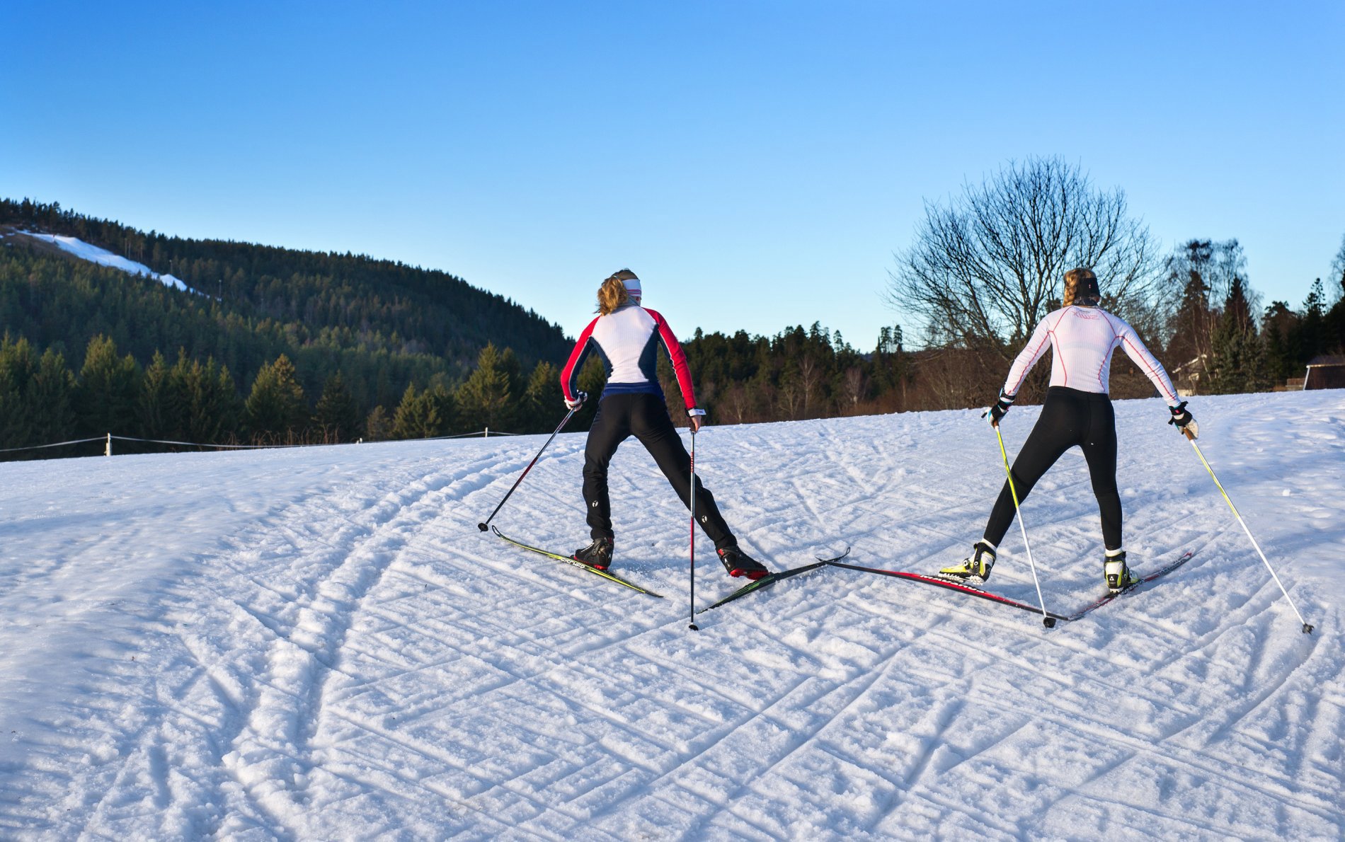 Skøyting i solskinn og åtte pluss