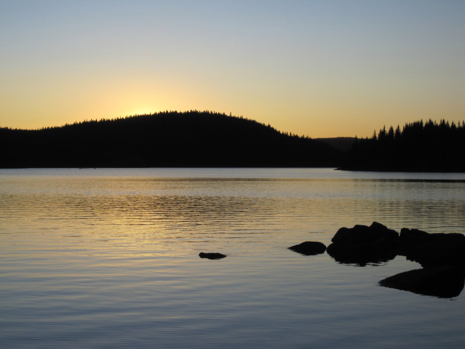 Solnedgang bak Prekestolen