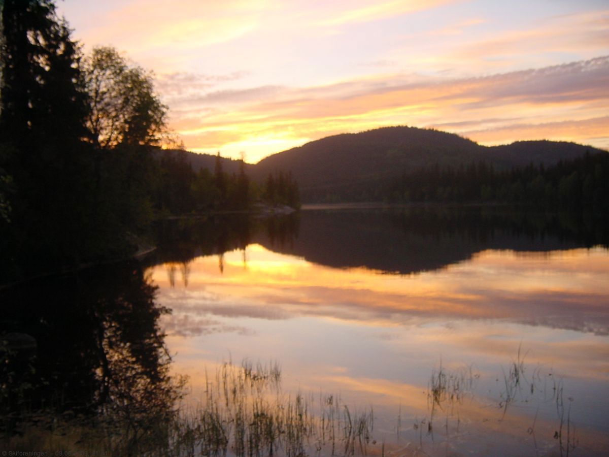 Sommernatt ved Tverrsjøen