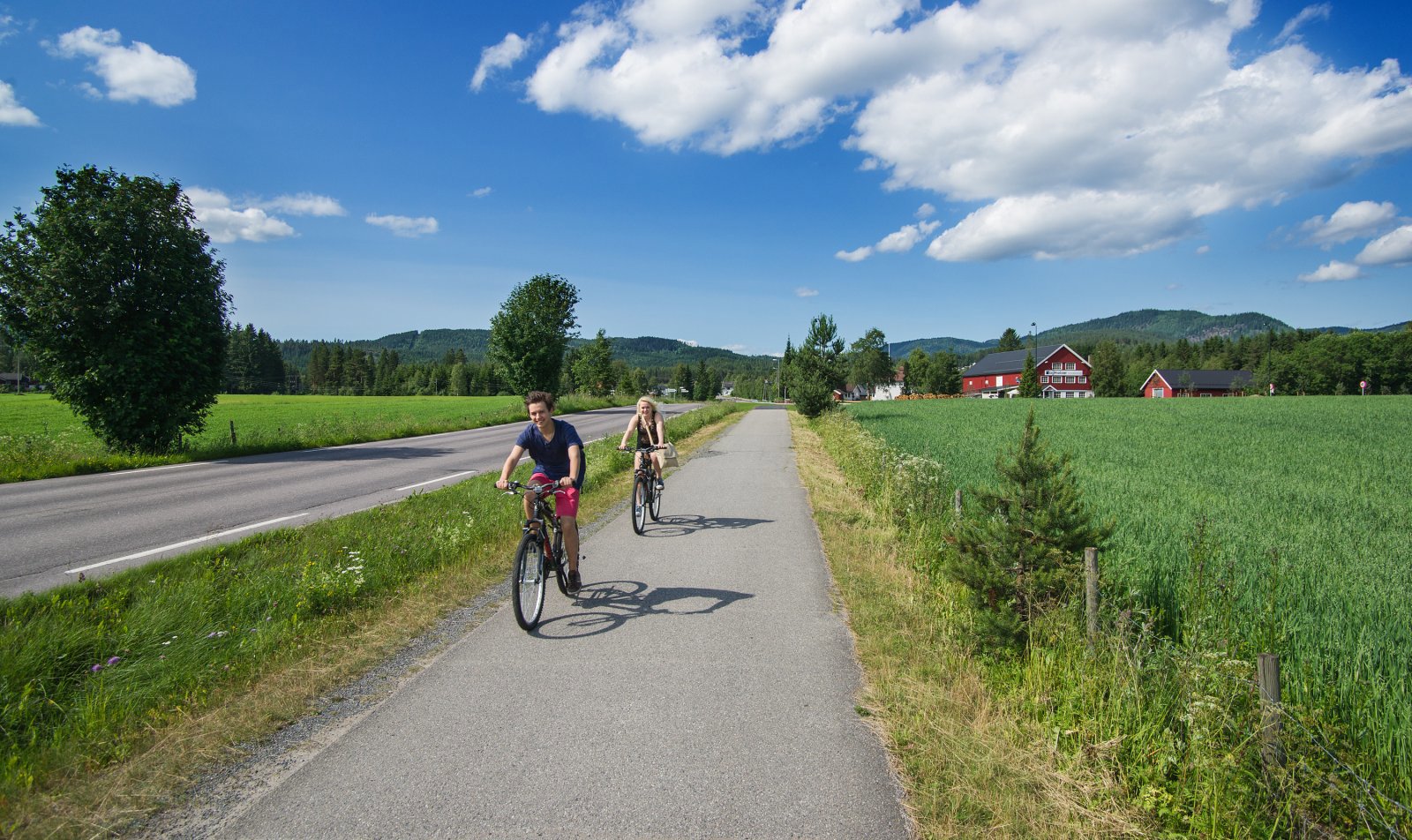 Sommersykling på Harestua