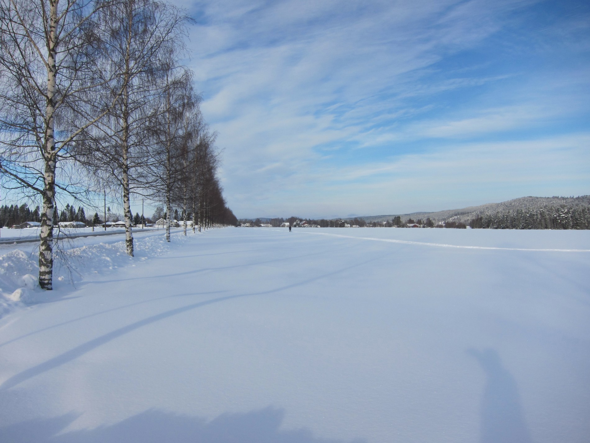 Spor langs Eidsvollvegen i Fenstad