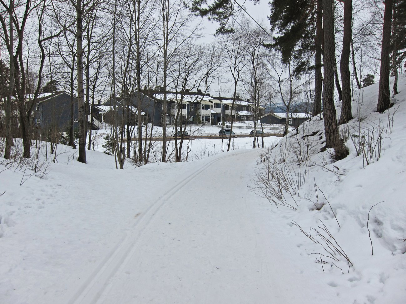 Spor mot bebyggelsen