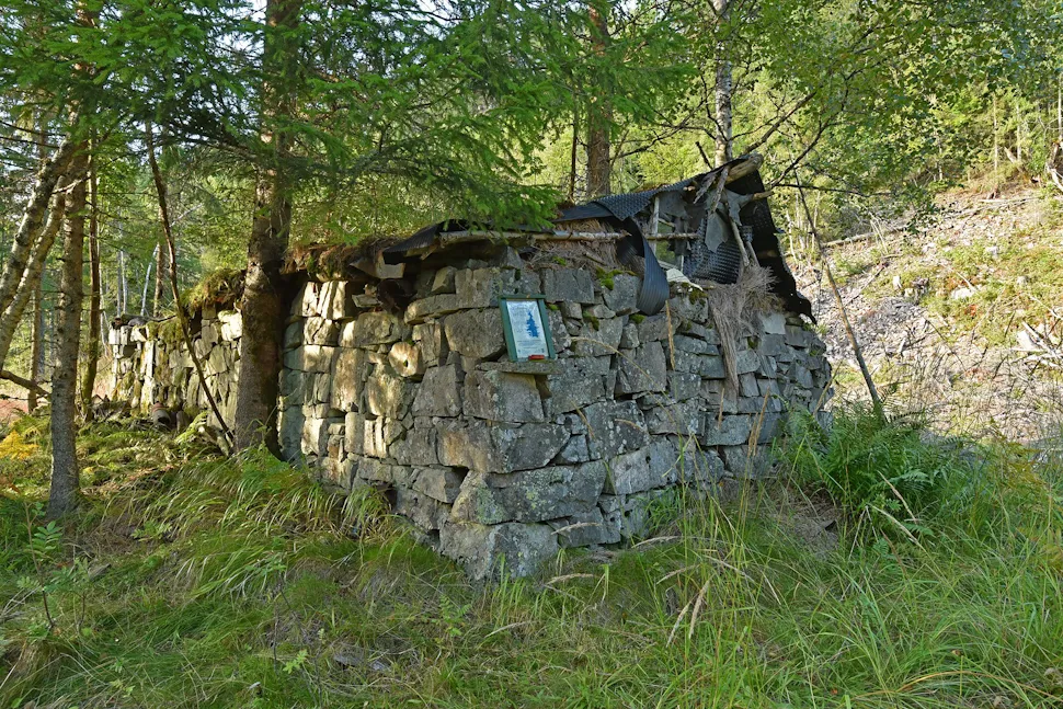 Steinfjøset på plassen Abrahamsrud øst for Soterud 2017