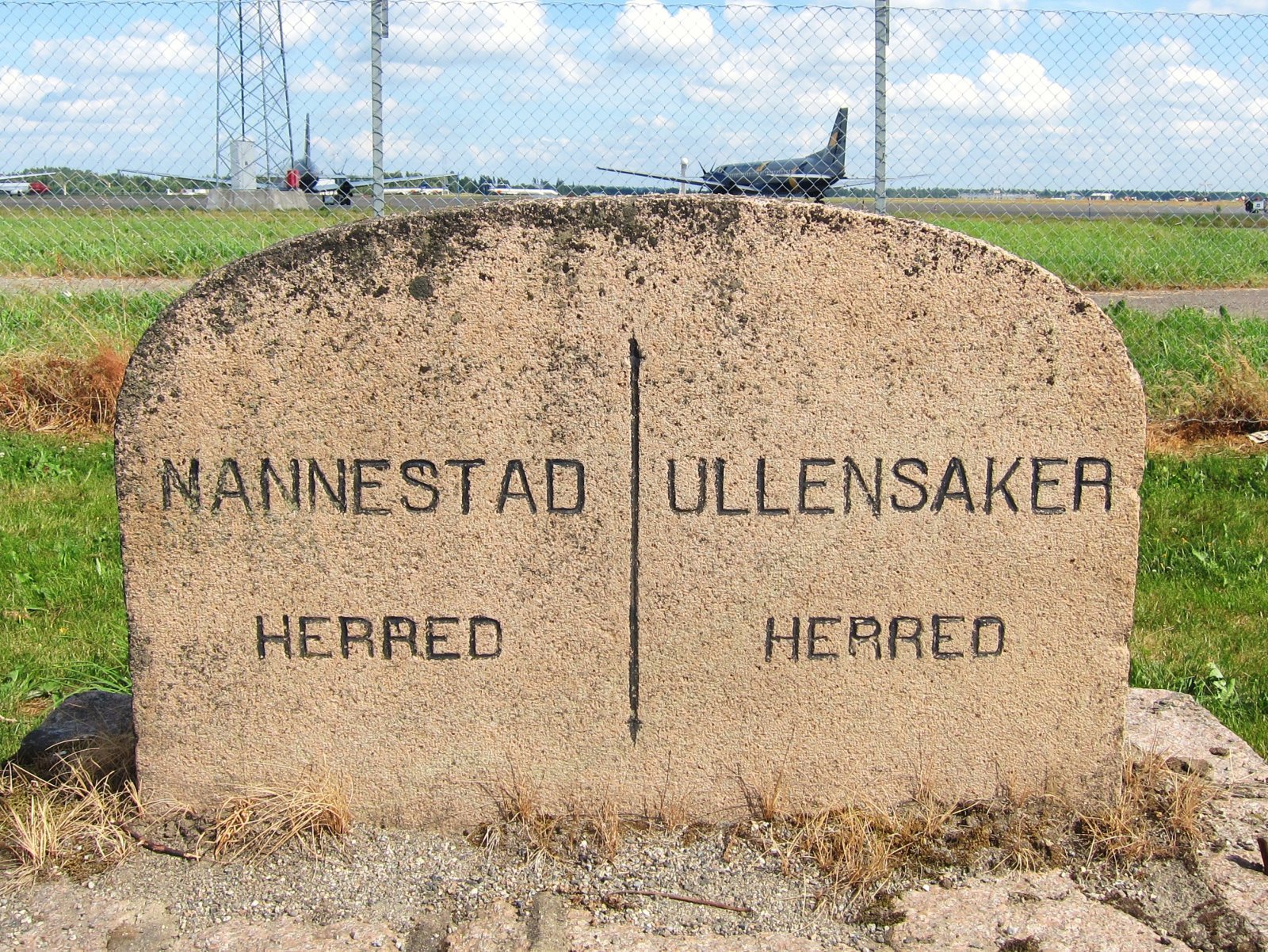 To kommuner - en flyplass