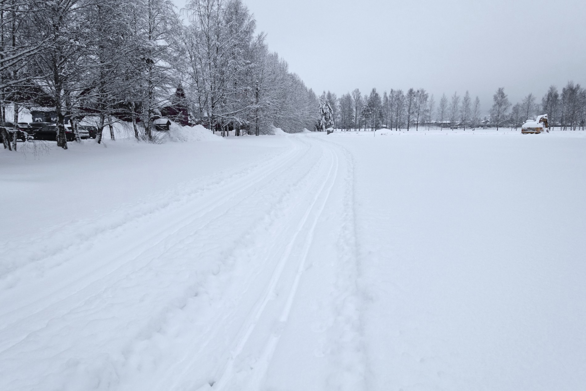 To spor bak LSK-hallen