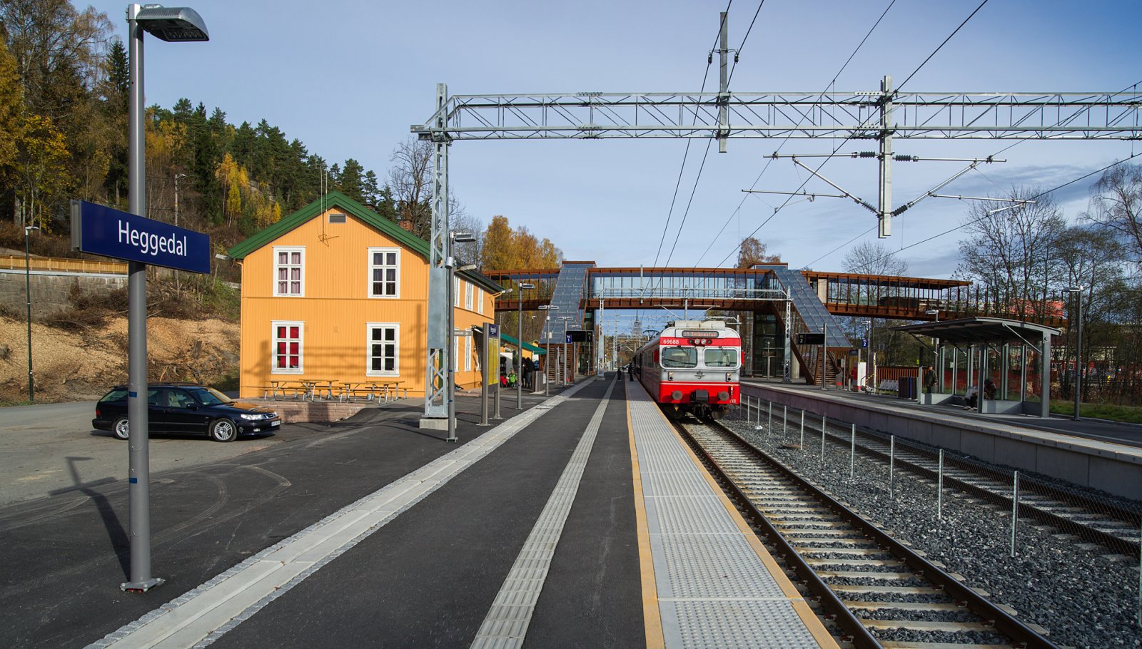Toget ankommer Heggedal