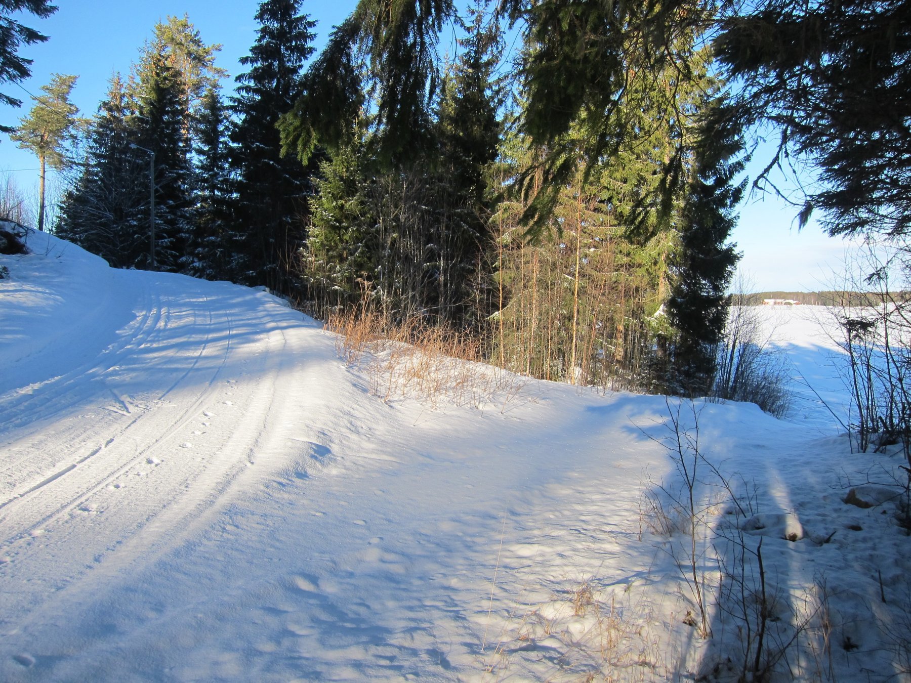 Ut på isen mot Eina
