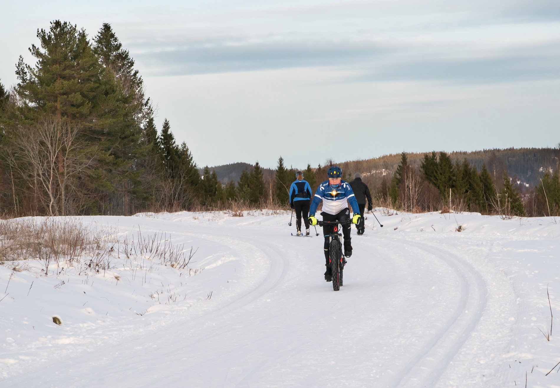Vintersykling på Lyfjellveien