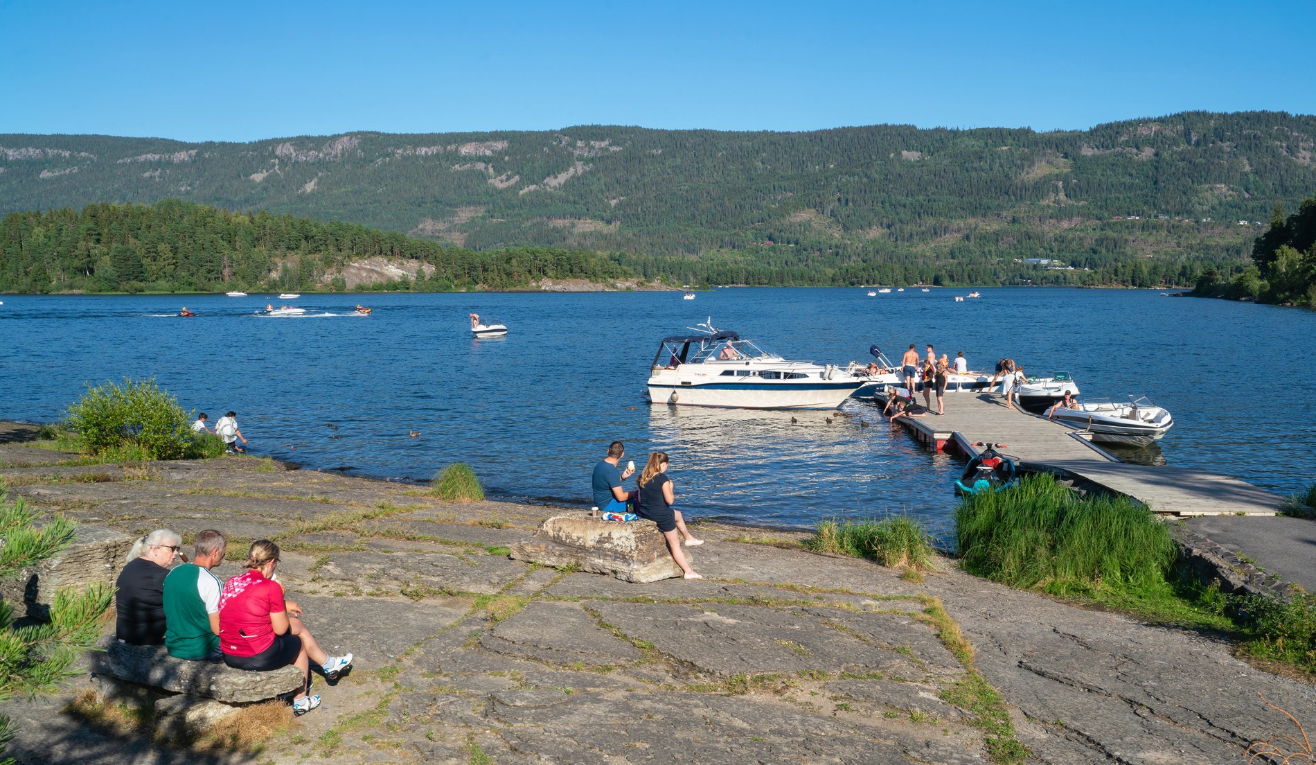 Yrende liv ved Steinsfjorden