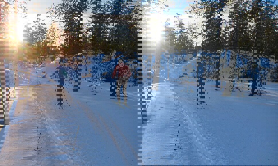 I lav sol mot Ruggetjern