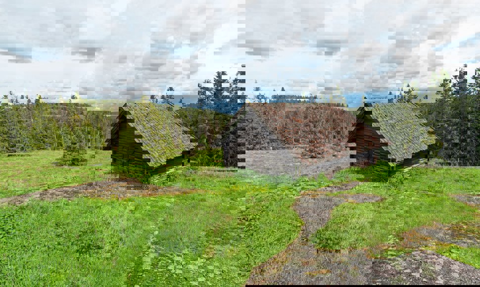 Solskinn på Retthellseter, men regnskyer truer