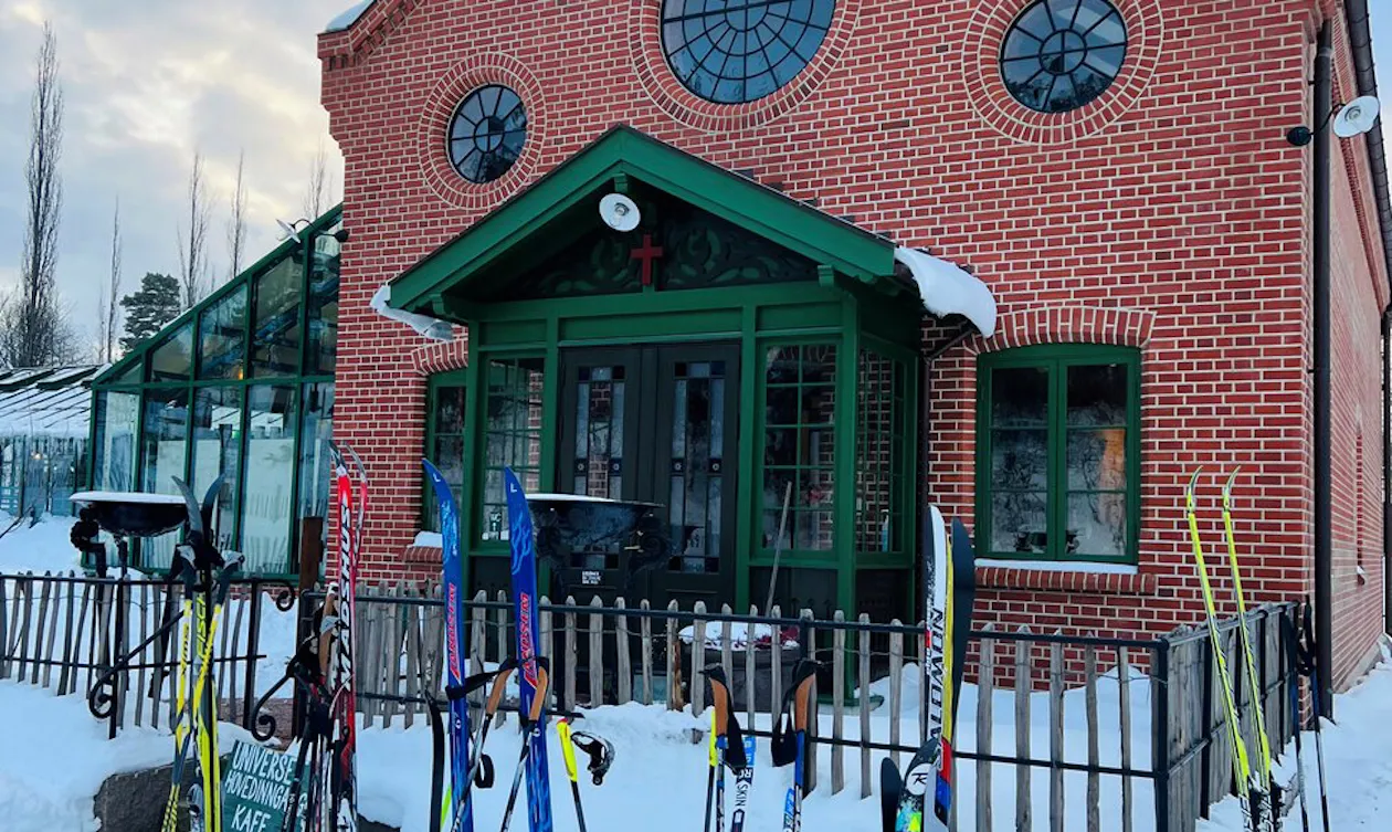 Avslørt av ski Avslørt av ski